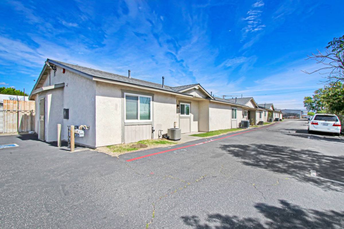 Apartment for rent at 8244 Beech Ave, Fontana, CA 92335