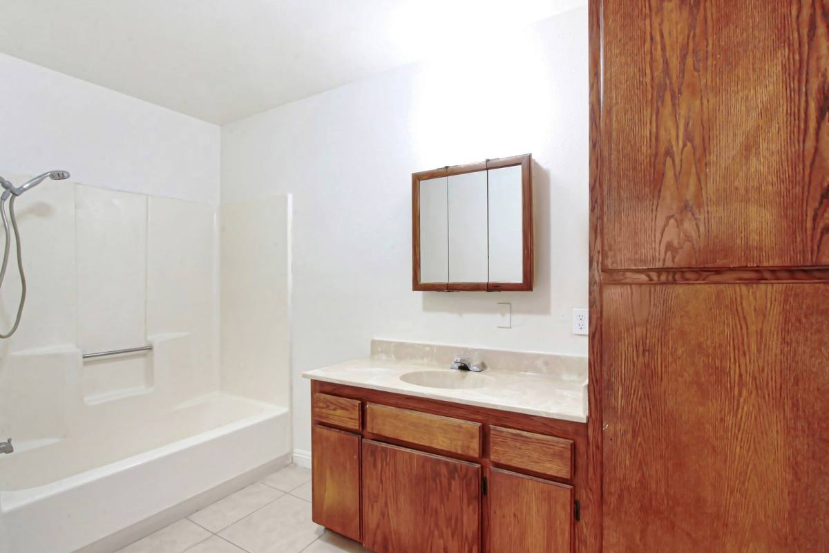 Apartment for rent at 8244 Beech Ave, Fontana, CA 92335