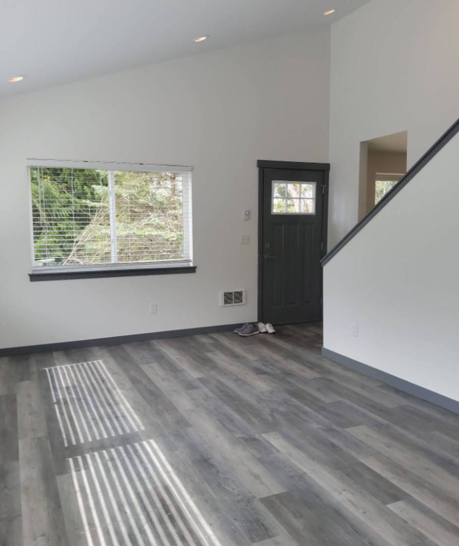 Apartment for rent at 1611 Lakeway Dr, Bellingham, WA 98229