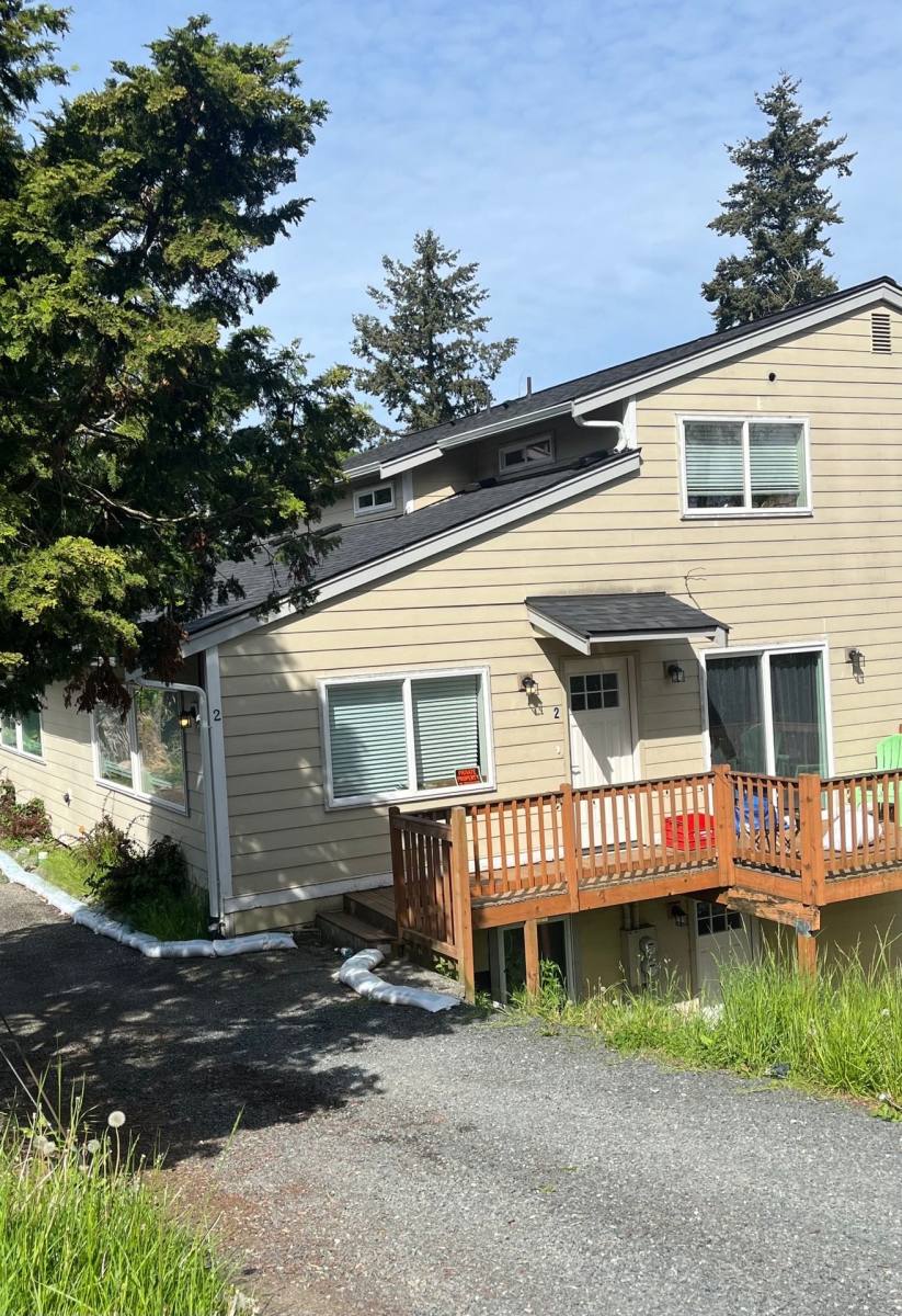 Apartment for rent at 1611 Lakeway Dr, Bellingham, WA 98229