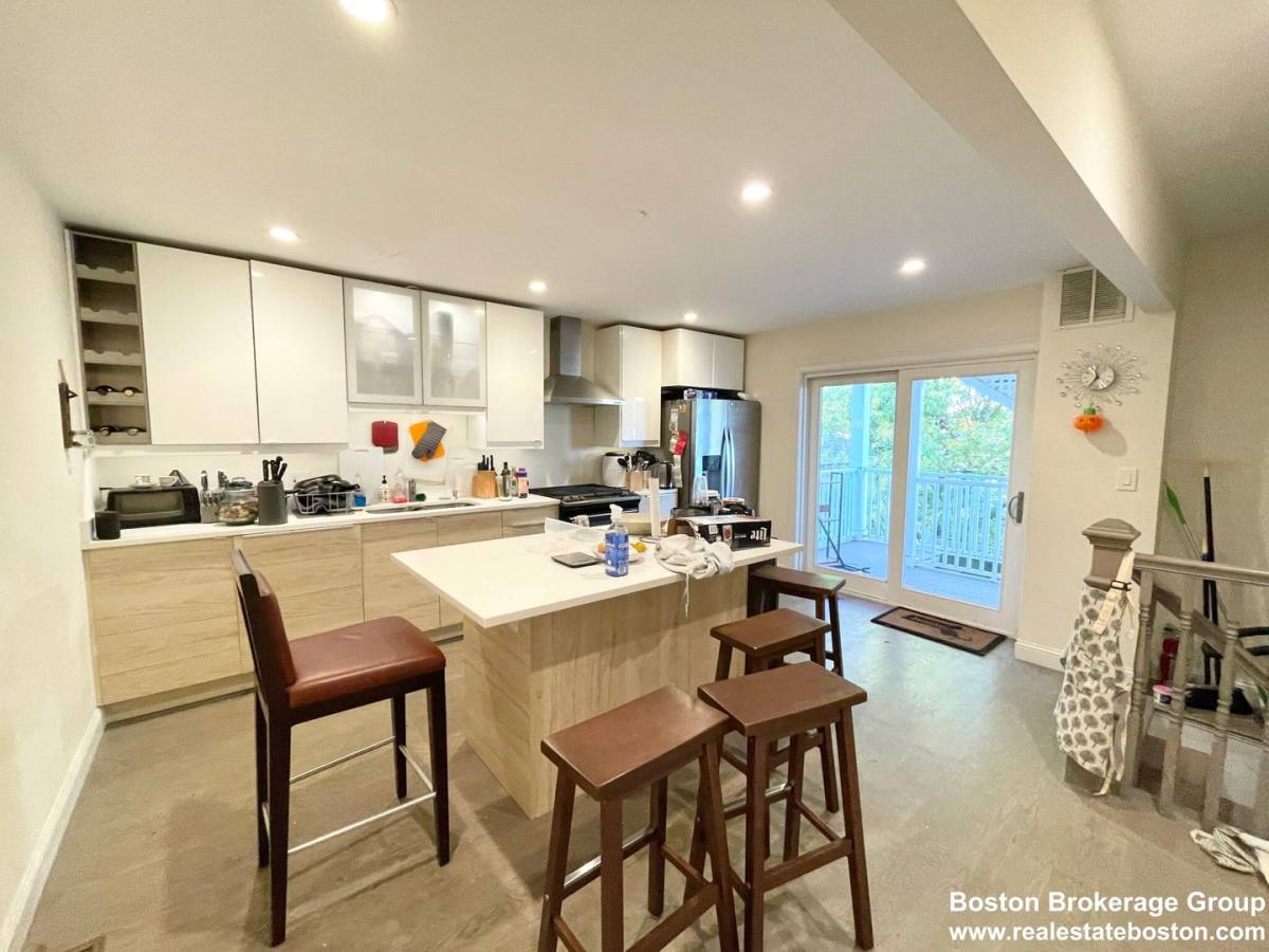 House for rent at 17 Iroquois St #2, Roxbury Crossing, MA 02120
