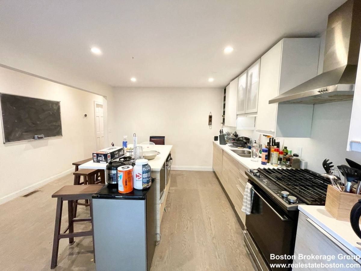 House for rent at 17 Iroquois St #2, Roxbury Crossing, MA 02120
