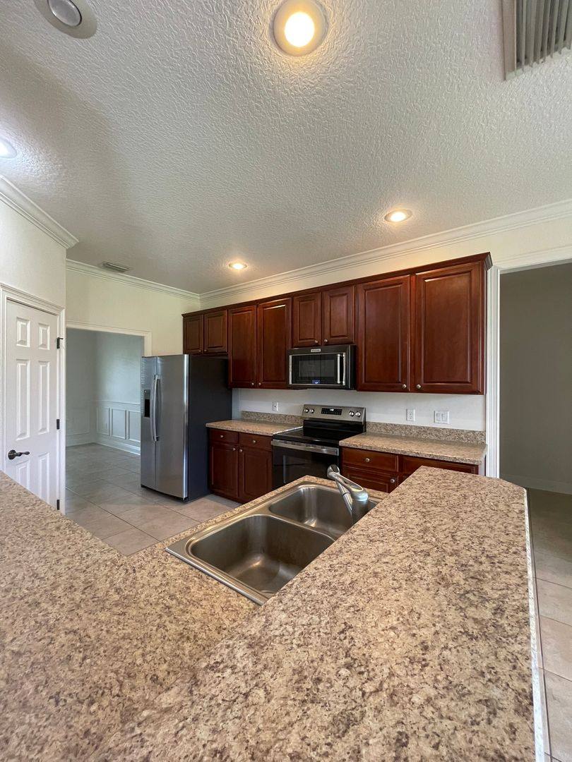 House for rent at 7055 Big Bend Dr, Saint Cloud, FL 34771