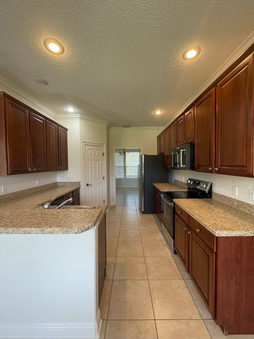 House for rent at 7055 Big Bend Dr, Saint Cloud, FL 34771