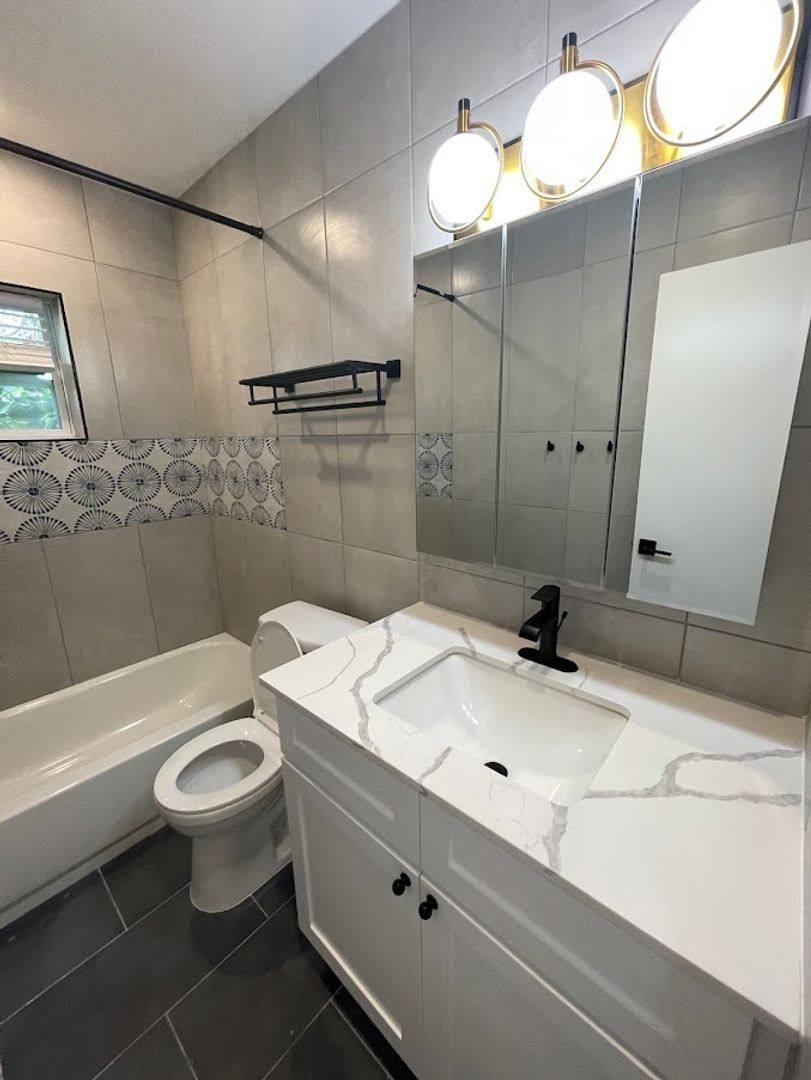 Apartment for rent at 2418 Polk St, Hollywood, FL 33020