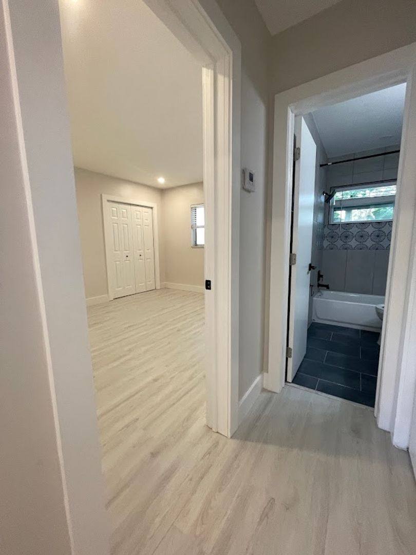 Apartment for rent at 2418 Polk St, Hollywood, FL 33020