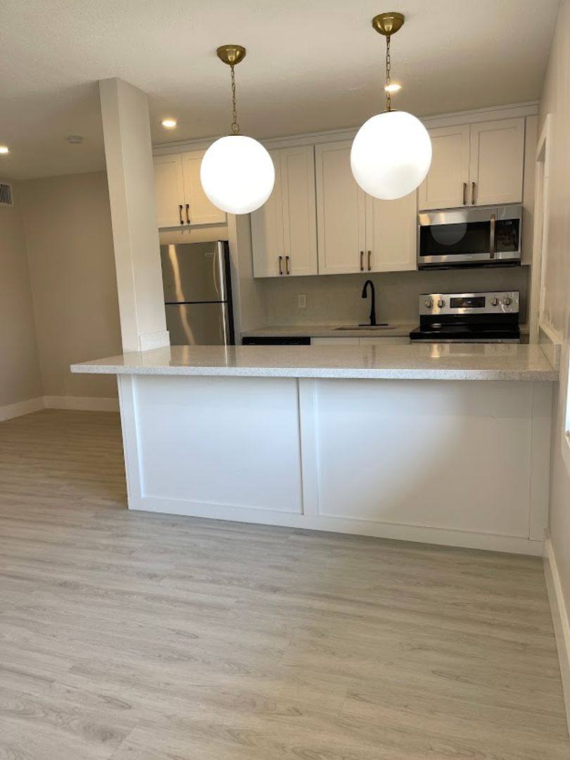 Apartment for rent at 2418 Polk St, Hollywood, FL 33020