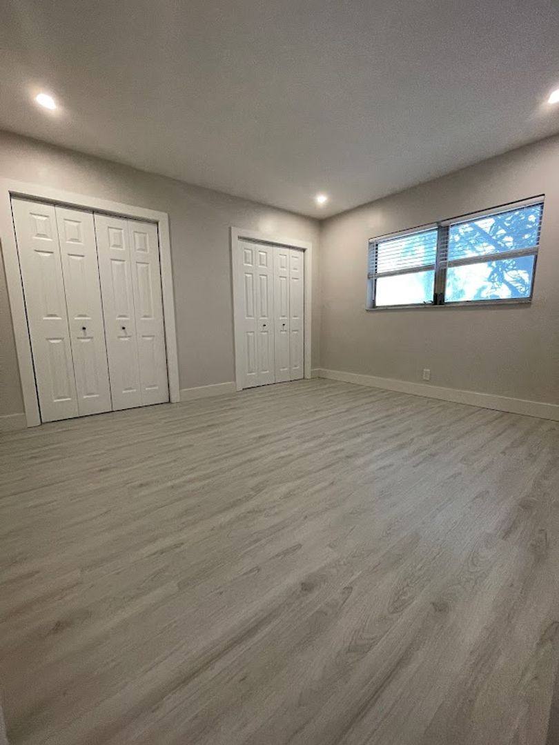 Apartment for rent at 2418 Polk St, Hollywood, FL 33020
