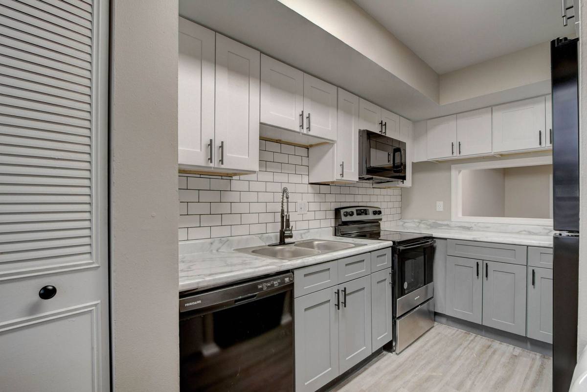 Apartment for rent at 2000 W 79th St, Indianapolis, IN 46260