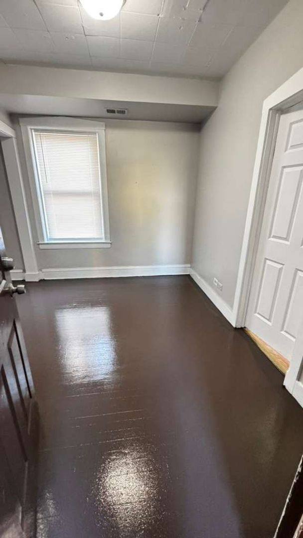 Apartment for rent at 5607 S Green St, Chicago, IL 60621