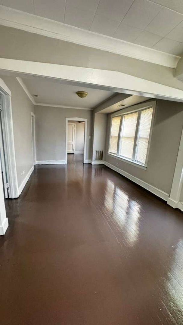Apartment for rent at 5607 S Green St, Chicago, IL 60621