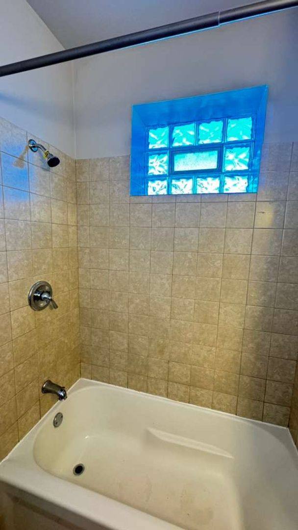 Apartment for rent at 5607 S Green St, Chicago, IL 60621