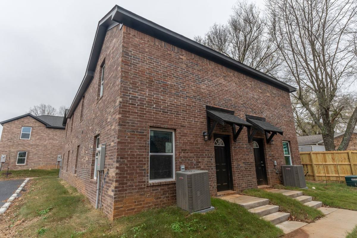 Townhouse for rent at 1346 N Porter Rd, Fayetteville, AR 72703
