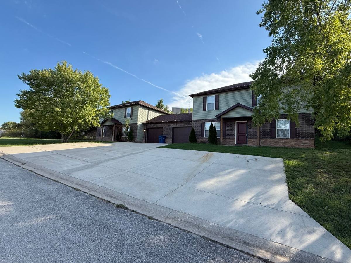 Townhouse for rent at 160 Sunrise Cove, Branson, MO 65616