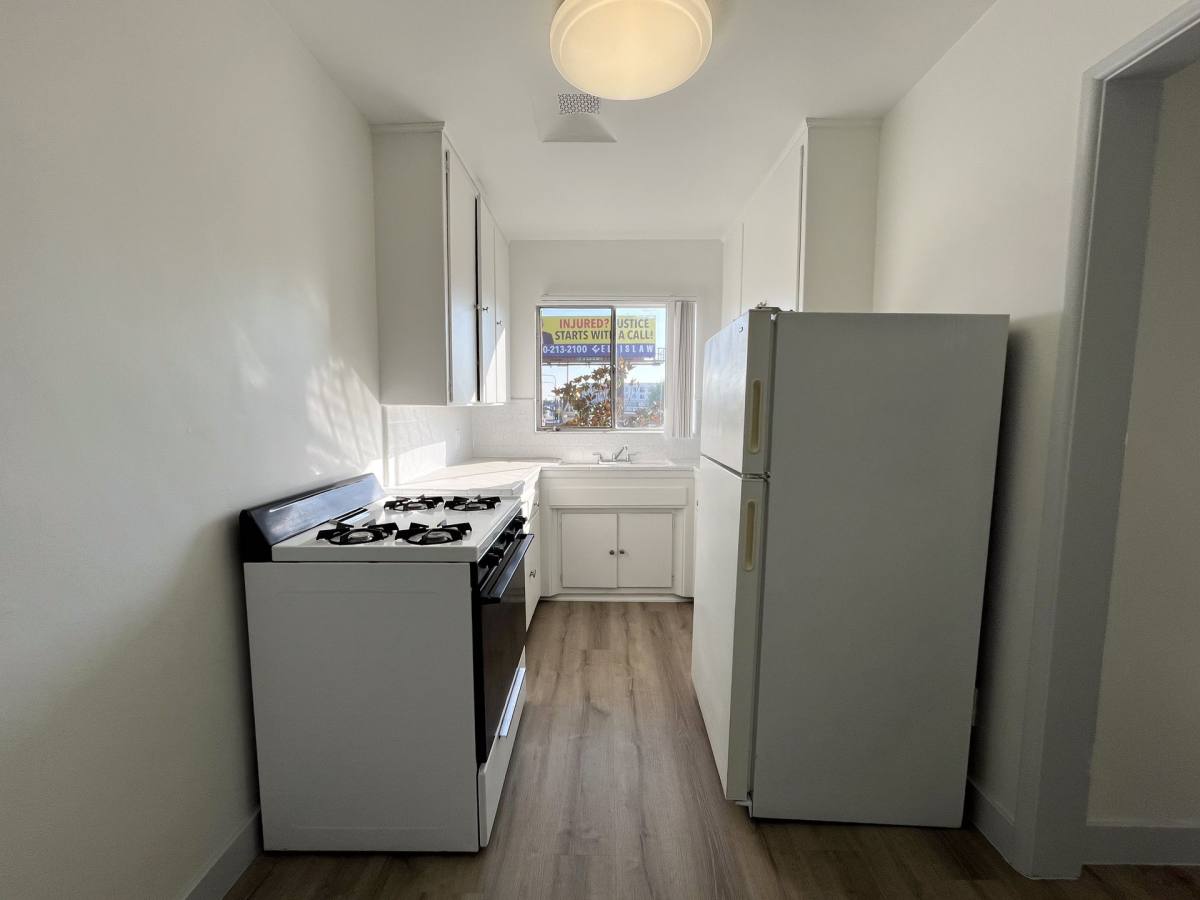 Apartment for rent at 5919-5925 Crenshaw Blvd, Los Angeles, CA 90043