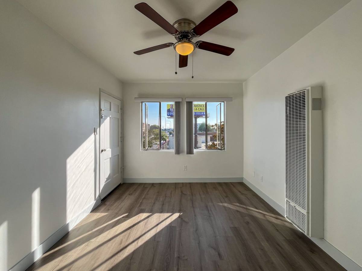 Apartment for rent at 5919-5925 Crenshaw Blvd, Los Angeles, CA 90043