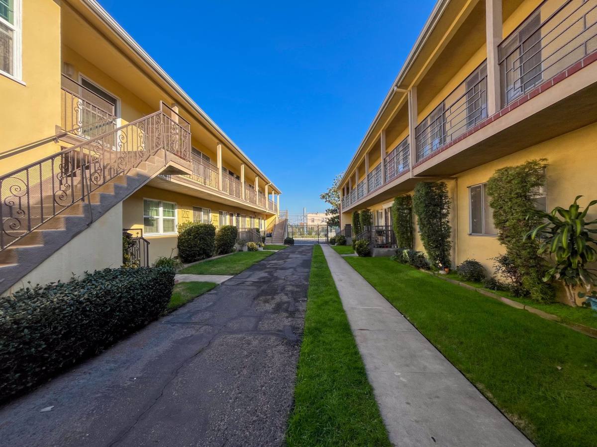 Apartment for rent at 5919-5925 Crenshaw Blvd, Los Angeles, CA 90043