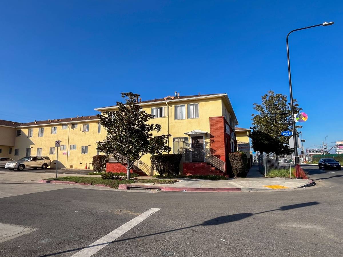 Apartment for rent at 5919-5925 Crenshaw Blvd, Los Angeles, CA 90043