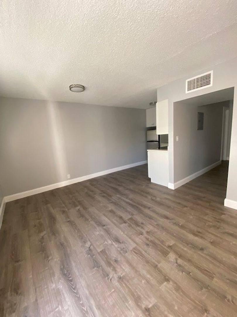 Apartment for rent at 2500 Johnson St, Hollywood, FL 33020