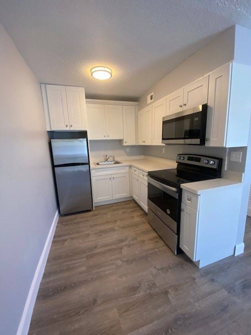 Apartment for rent at 2500 Johnson St, Hollywood, FL 33020