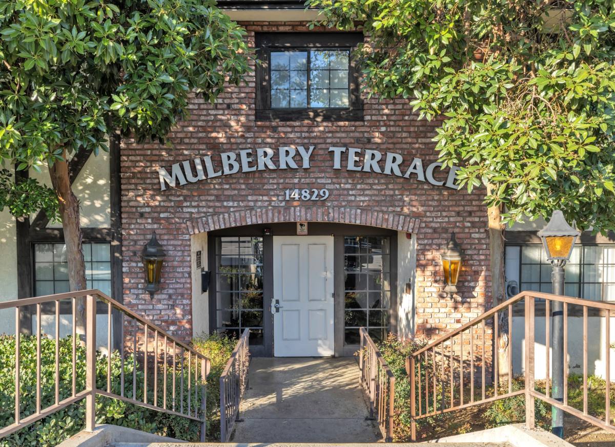 Apartment for rent at 14829 Mulberry Dr, Whittier, CA 90604