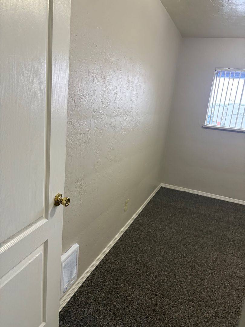 Apartment for rent at 755 Davidson St SE, Albany, OR 97322