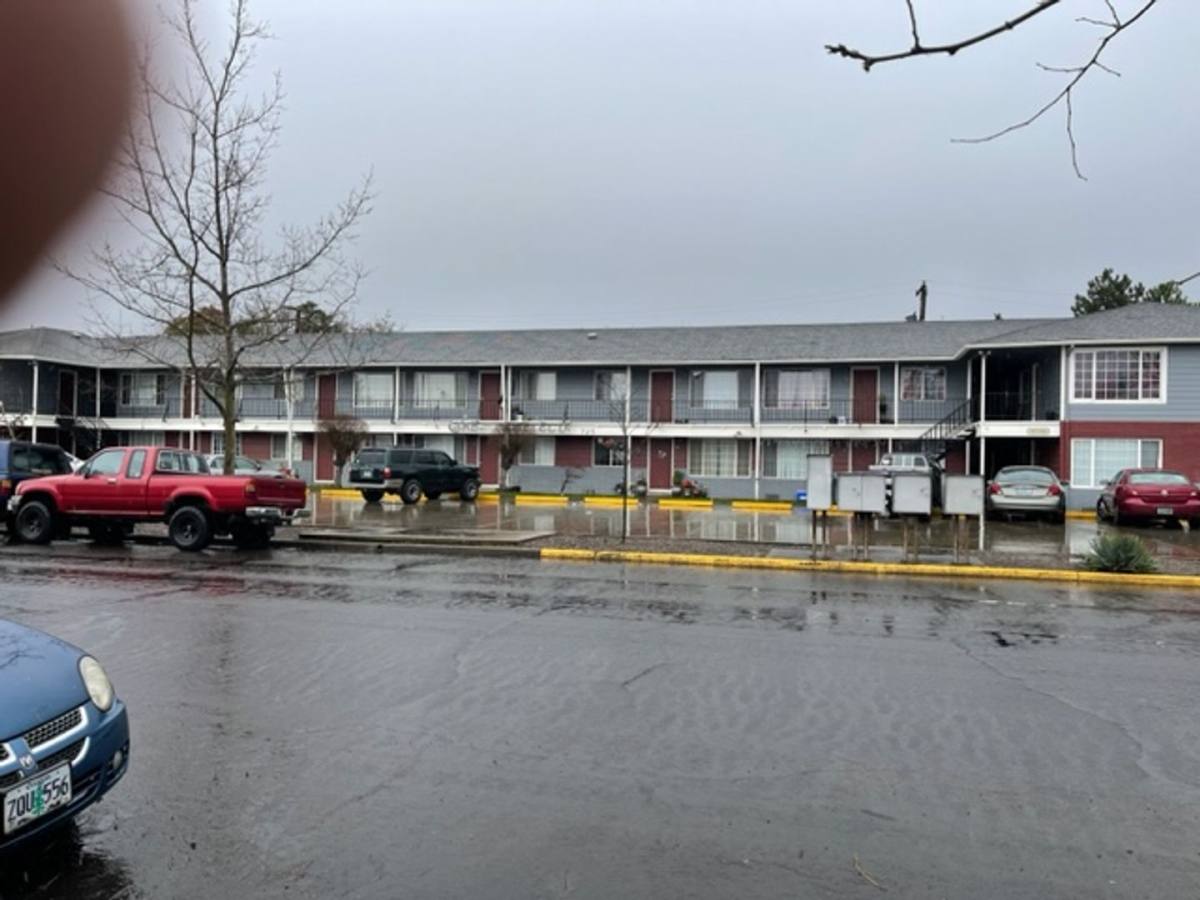 Apartment for rent at 755 Davidson St SE, Albany, OR 97322