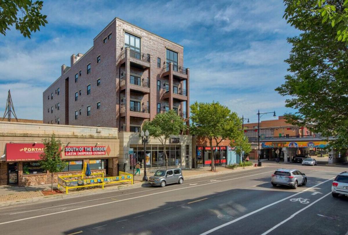 Apartment for rent at 1412 W Morse, Chicago, IL 60626
