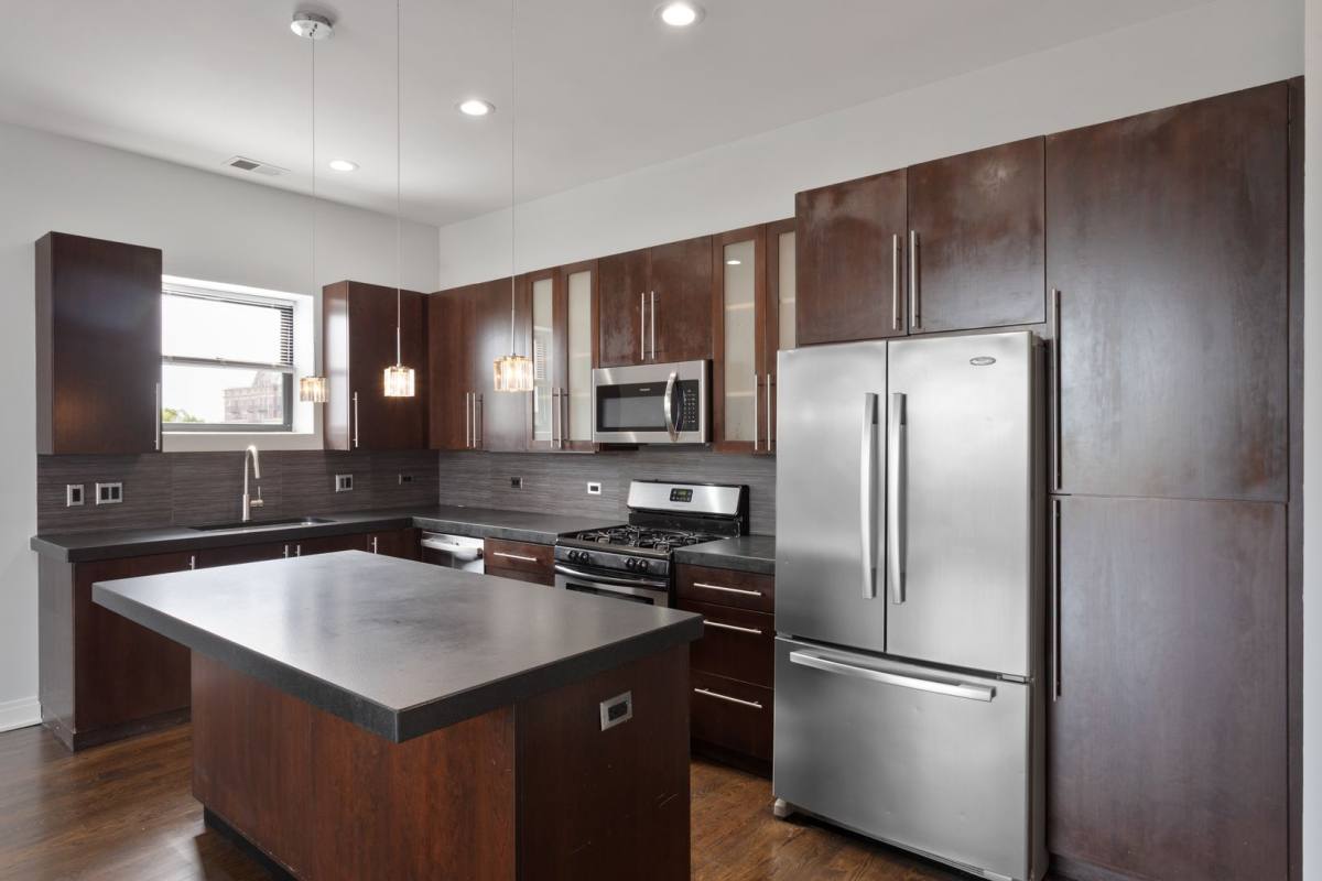 Apartment for rent at 1412 W Morse, Chicago, IL 60626