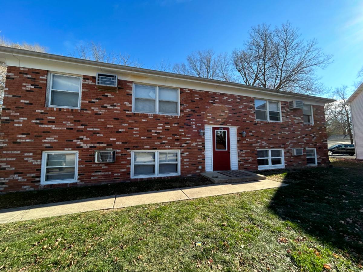 Apartment for rent at 102 College Park, Normal, IL 61761