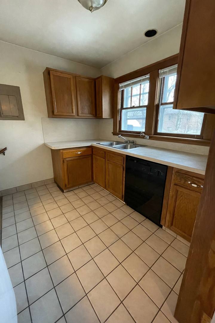 Apartment for rent at 203 E Davis, Ann Arbor, MI 48104