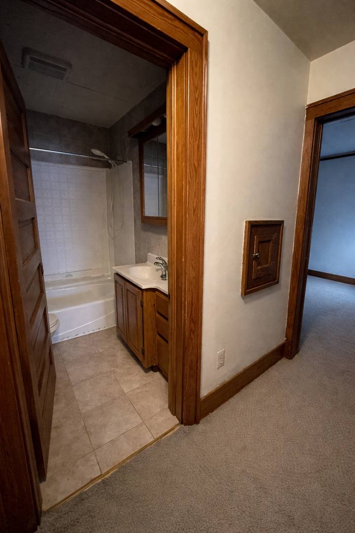 Apartment for rent at 203 E Davis, Ann Arbor, MI 48104