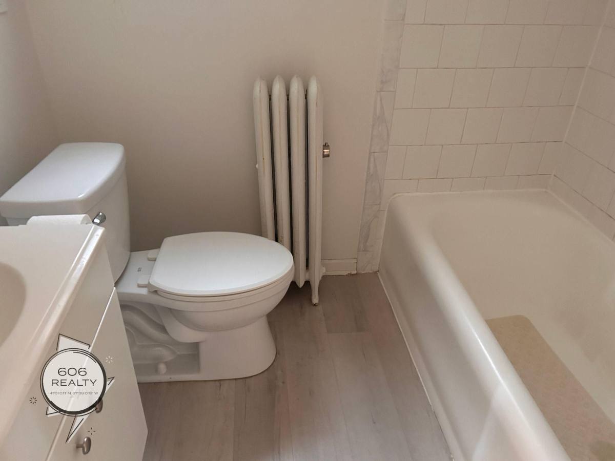 Apartment for rent at 2100 S Kenilworth, Berwyn, IL 60402
