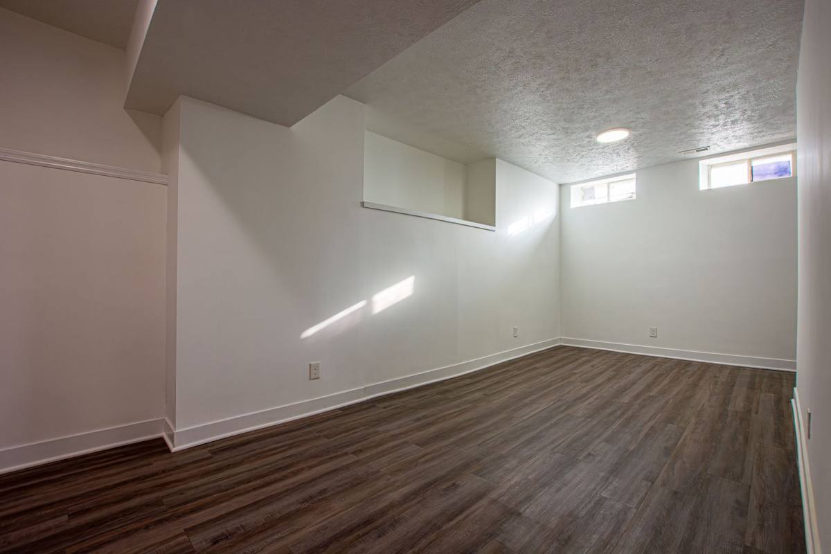 Apartment for rent at 2415 E St, Omaha, NE 68107