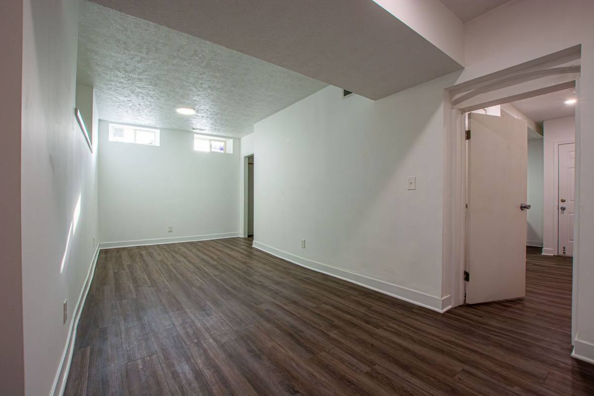 Apartment for rent at 2415 E St, Omaha, NE 68107