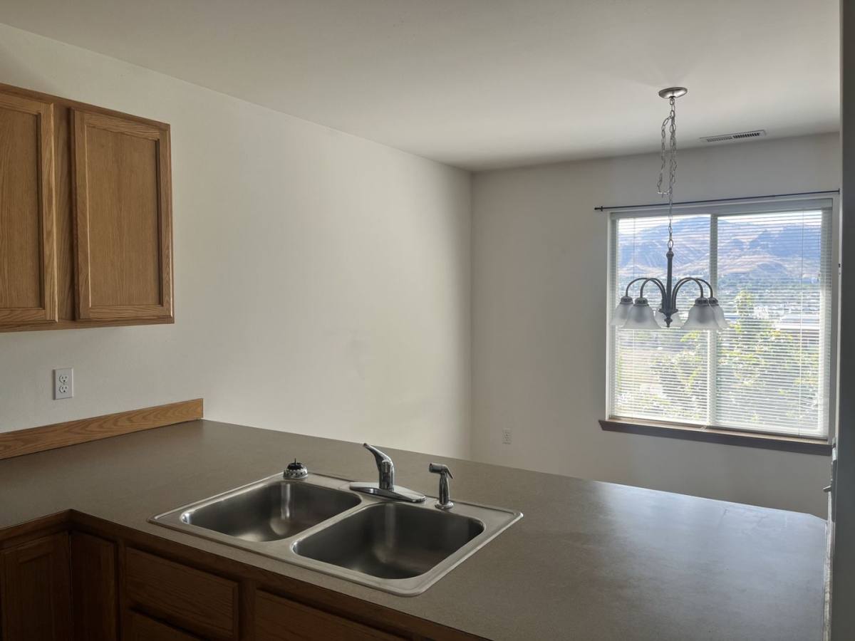 Apartment for rent at 364 9th St NE, East Wenatchee, WA 98802