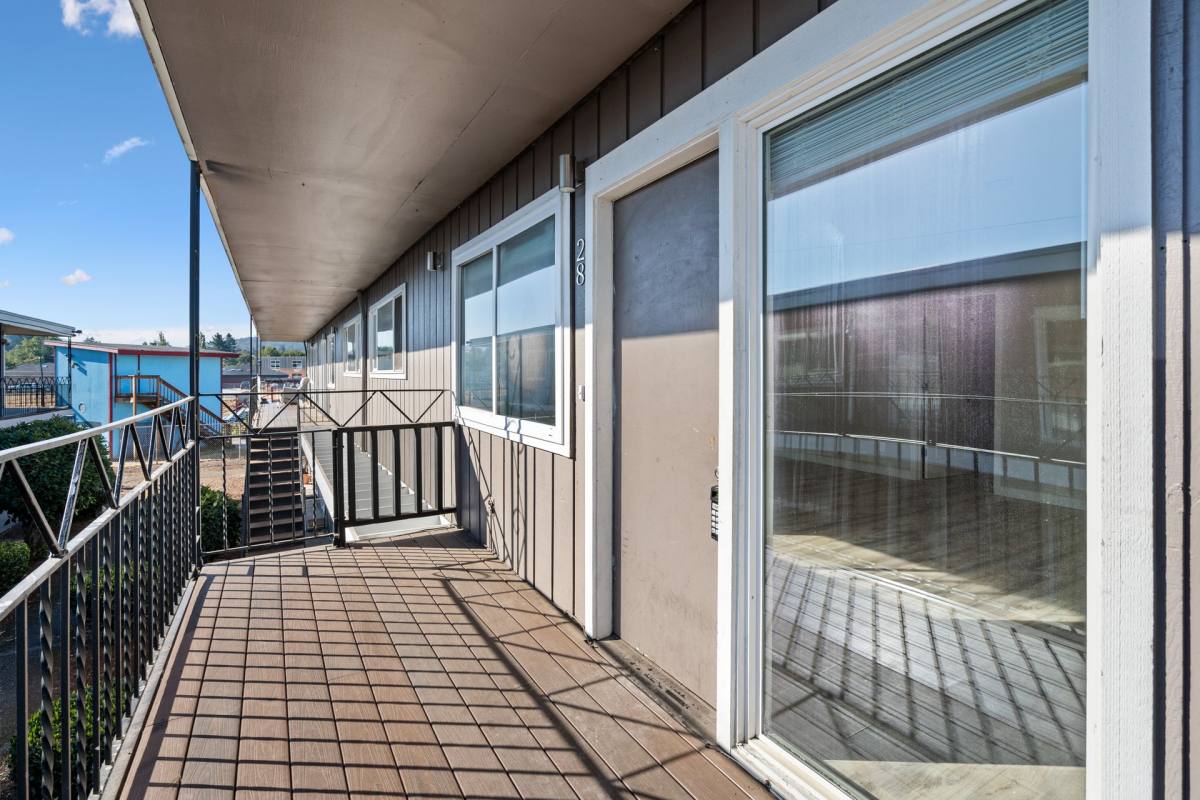 Apartment for rent at 17924 SE Division St, Portland, OR 97236