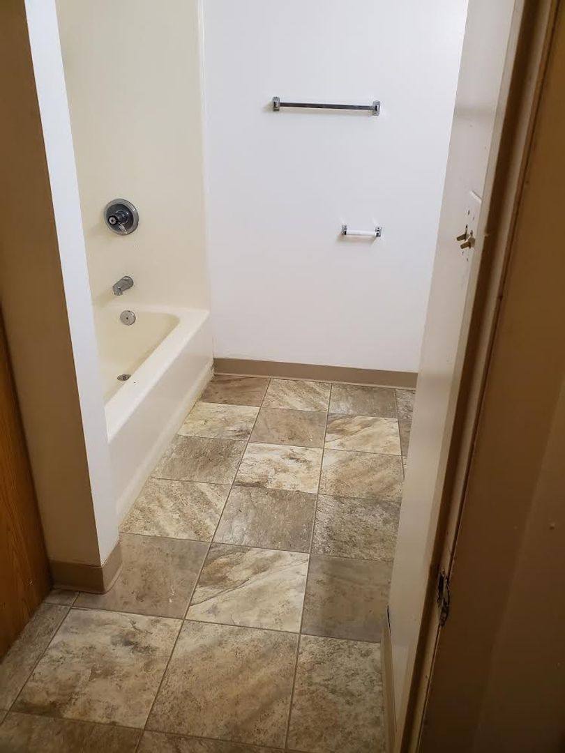 Apartment for rent at 3001-3019CHAIN Dr, Menasha, WI 54952