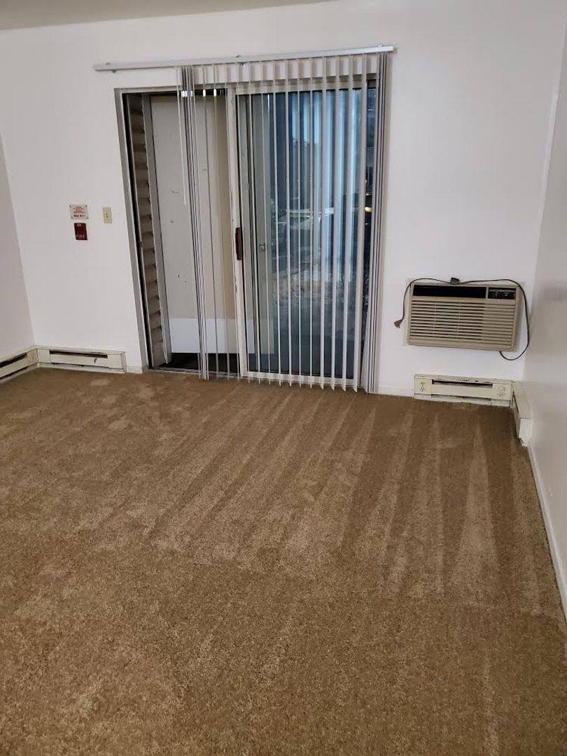 Apartment for rent at 3001-3019CHAIN Dr, Menasha, WI 54952