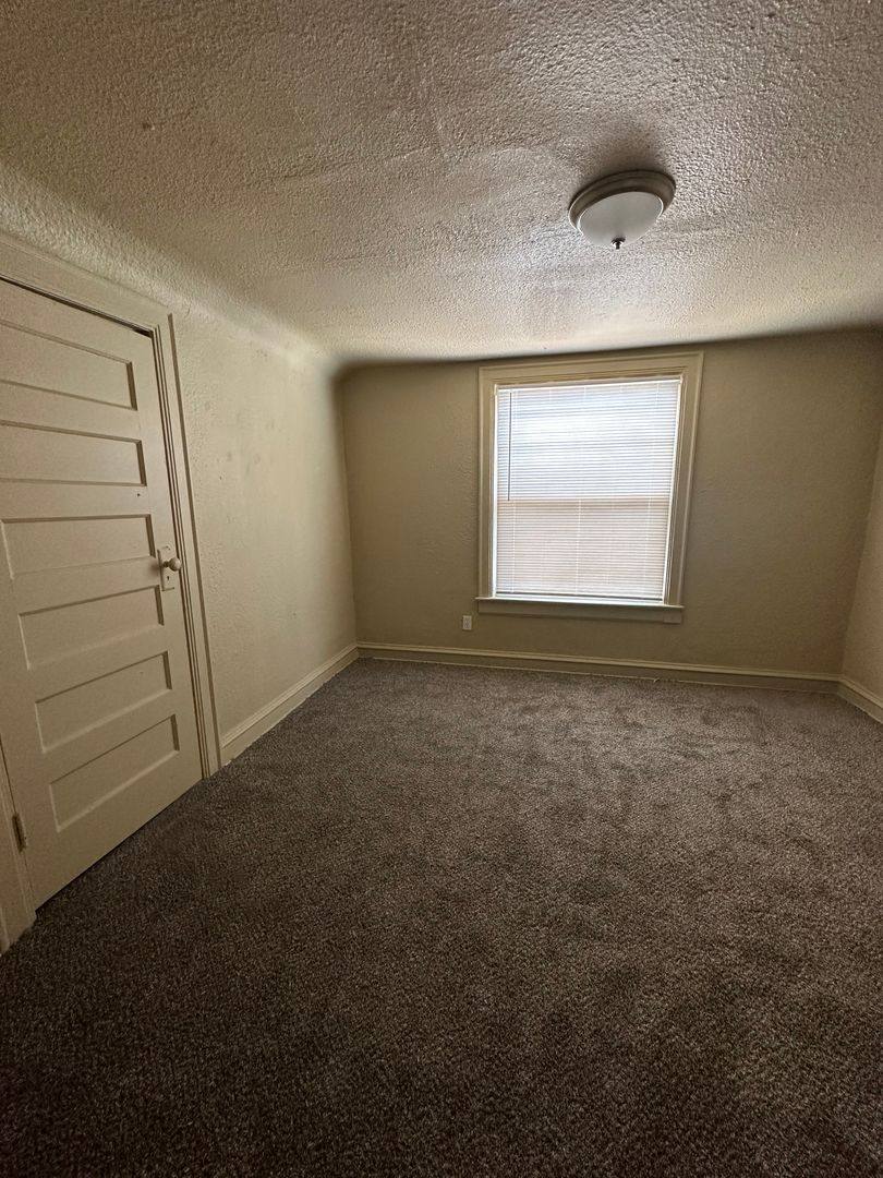 House for rent at 4405 Norledge Ave, Kansas City, MO 64123