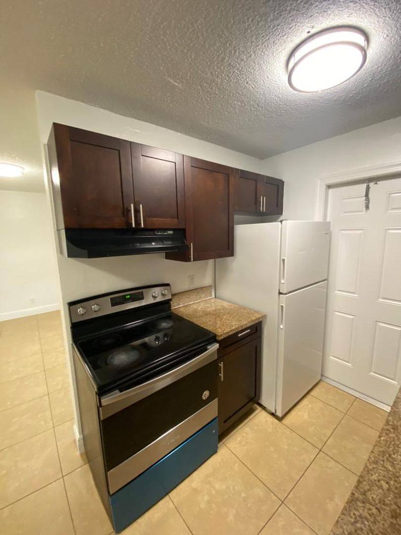 Apartment for rent at 2900 NE 17th Ave, Pompano Beach, FL 33064