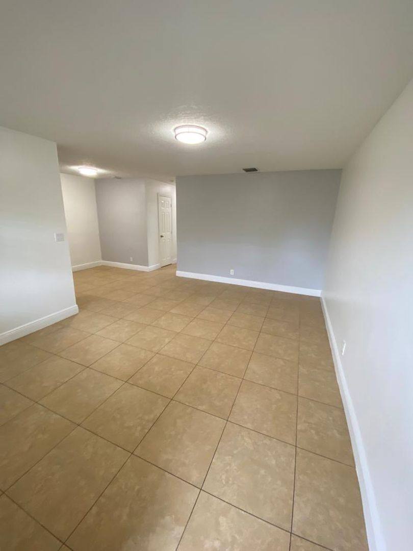 Apartment for rent at 2900 NE 17th Ave, Pompano Beach, FL 33064
