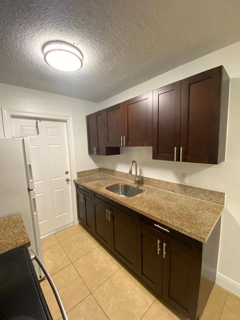 Apartment for rent at 2900 NE 17th Ave, Pompano Beach, FL 33064