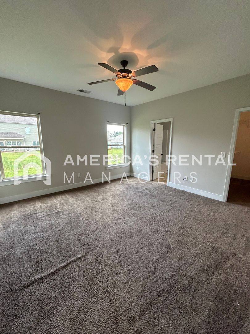 House for rent at 229 Union Station Dr, Calera, AL 35040