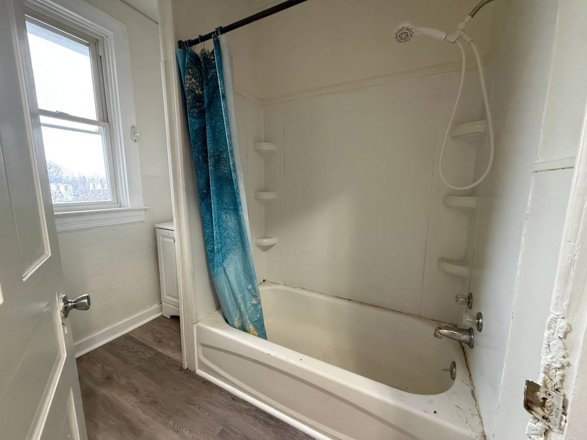 Apartment for rent at 274 Jefferson St, York, PA 17401