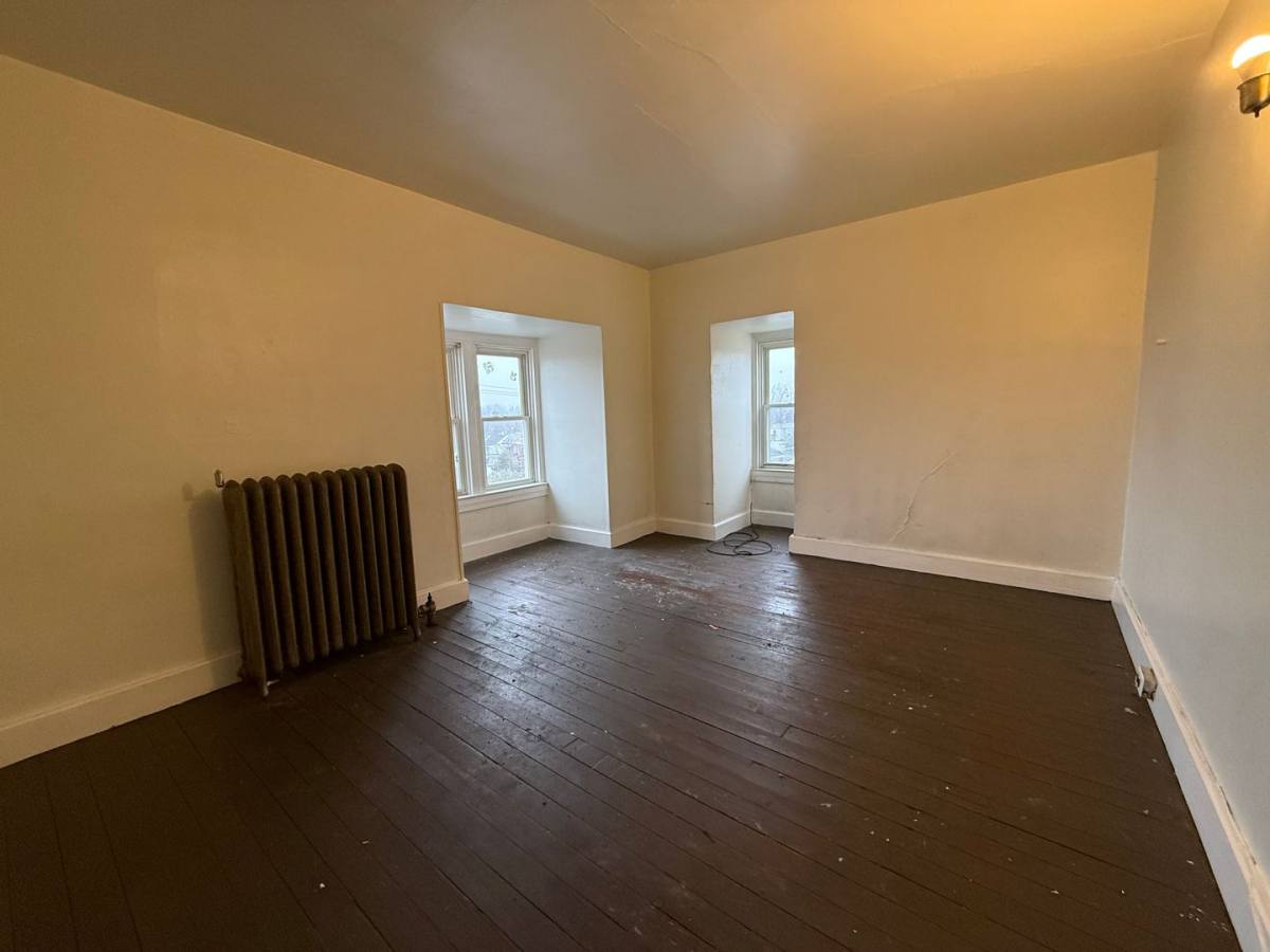 Apartment for rent at 274 Jefferson St, York, PA 17401