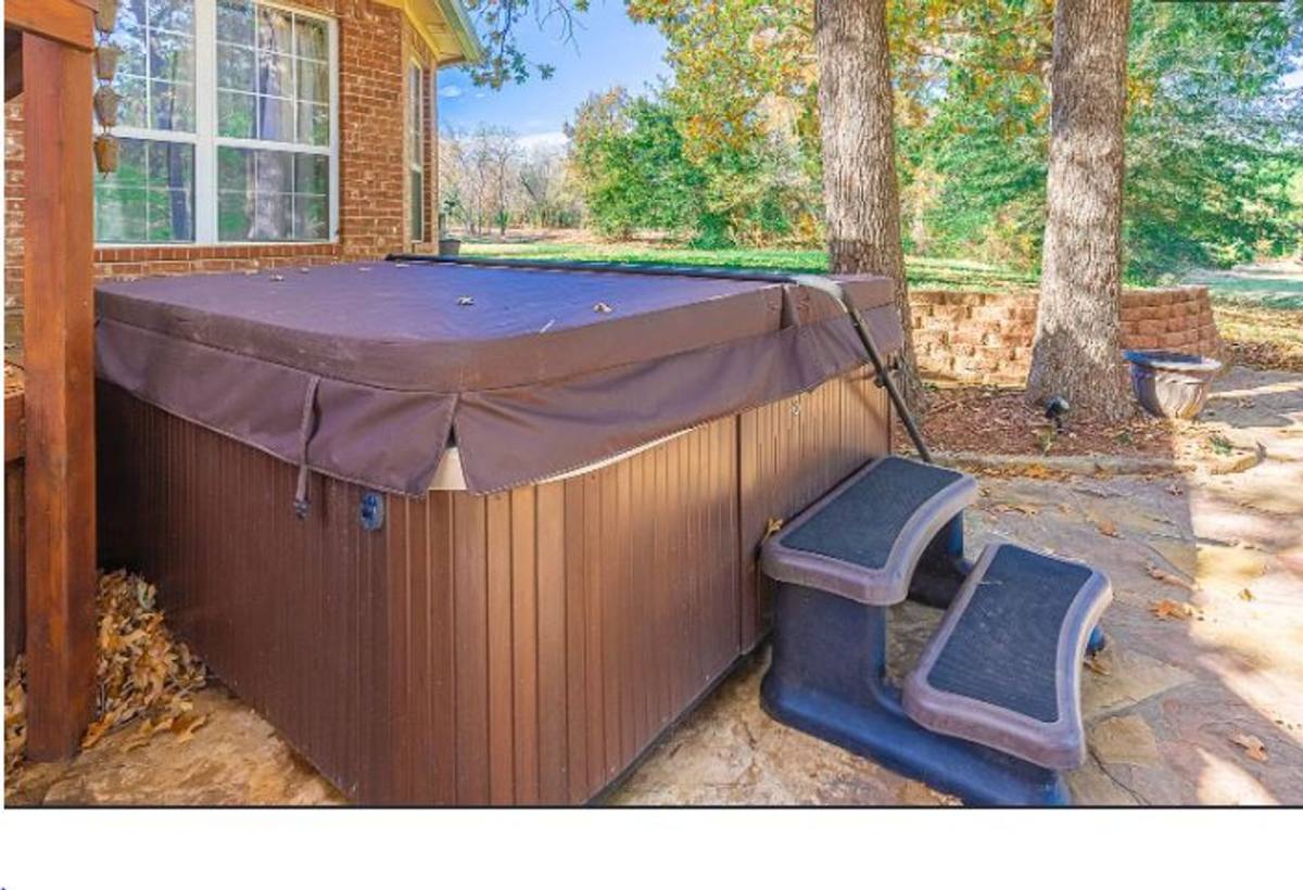 House for rent at 1606 Shyde Park Ave, Denison, TX 75020