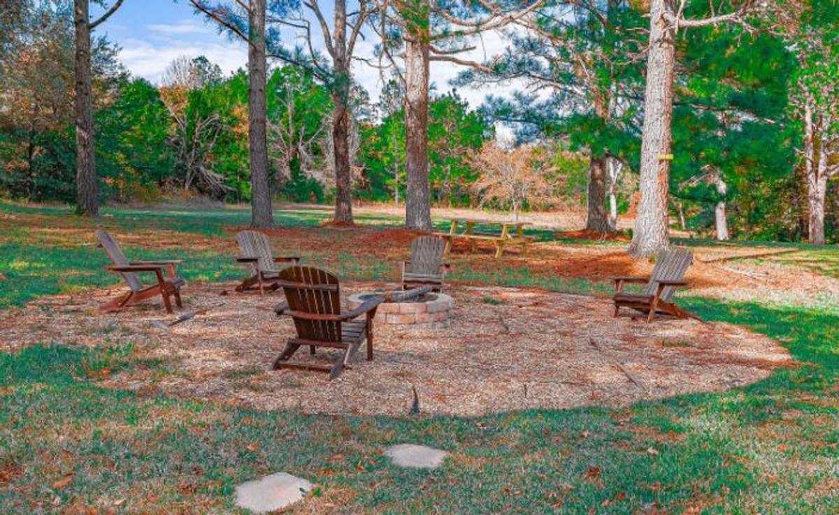 House for rent at 1606 Shyde Park Ave, Denison, TX 75020