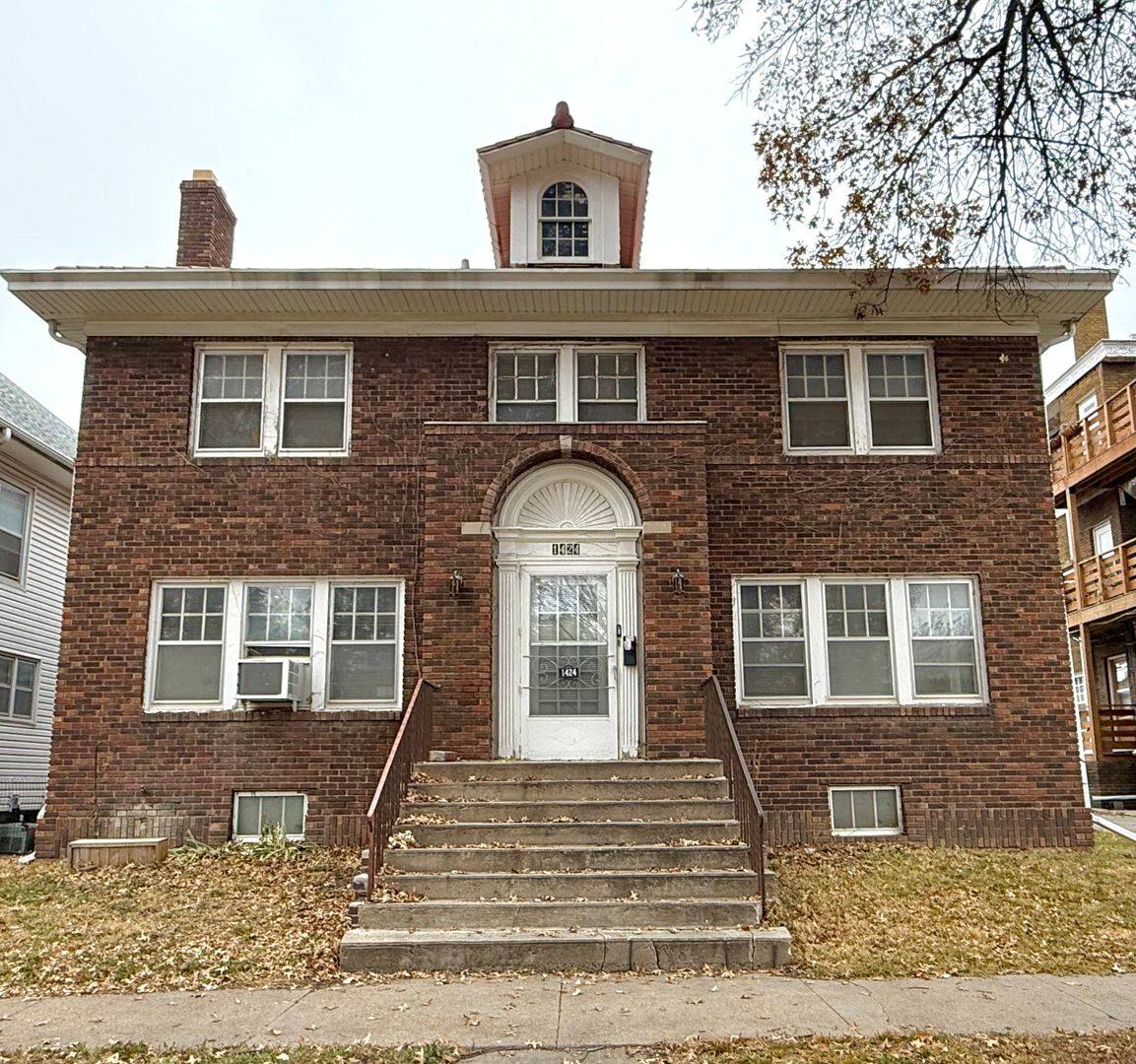 House for rent at 1424 F St, Lincoln, NE 68508