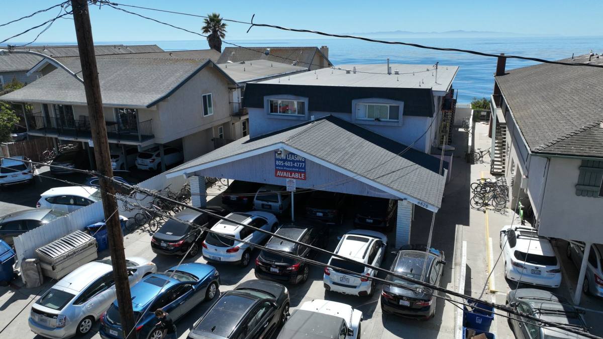 Apartment for rent at 6525 Del Playa, Goleta, CA 93117
